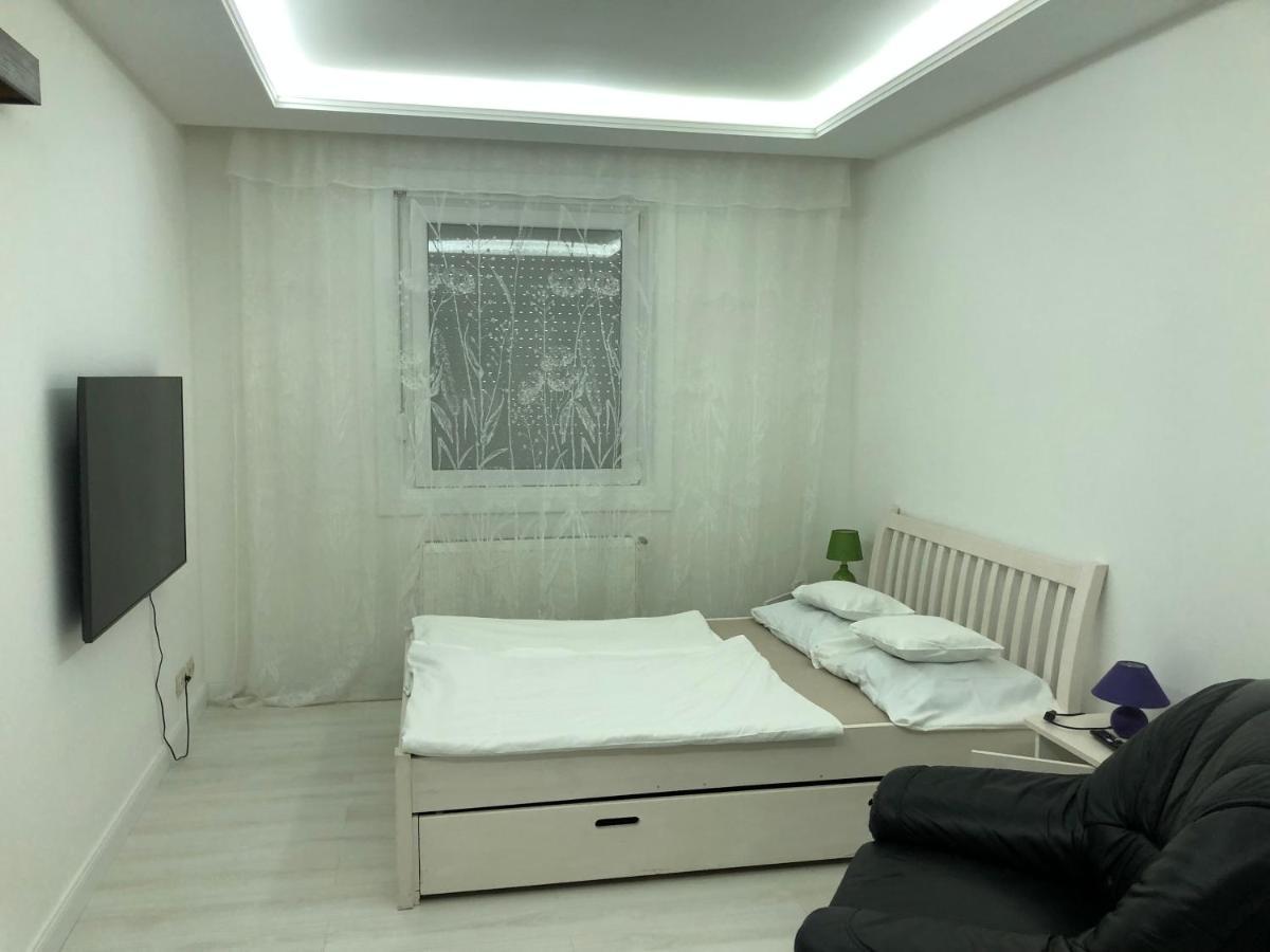 Bezso Apartman Hajduszoboszlo Exterior photo