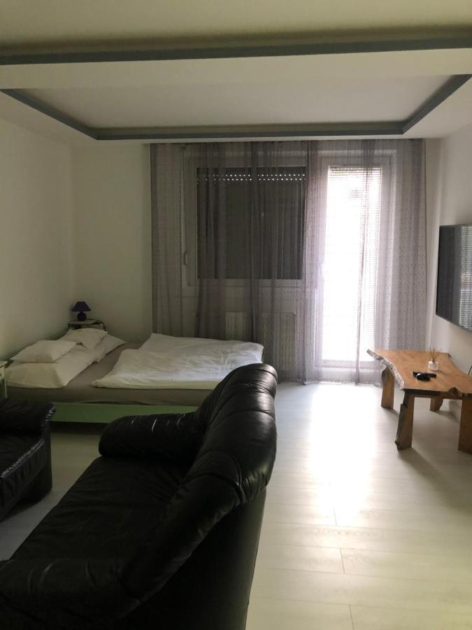 Bezso Apartman Hajduszoboszlo Exterior photo